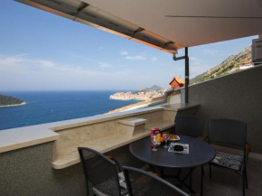 Apartment H&D - Two Bedroom Apartment with Balcony and Sea View